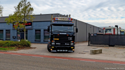 20251019-Tom-Holding-00057